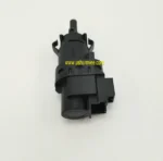Original OEM LR032956 Brake Light Switch for Defender - Image 2